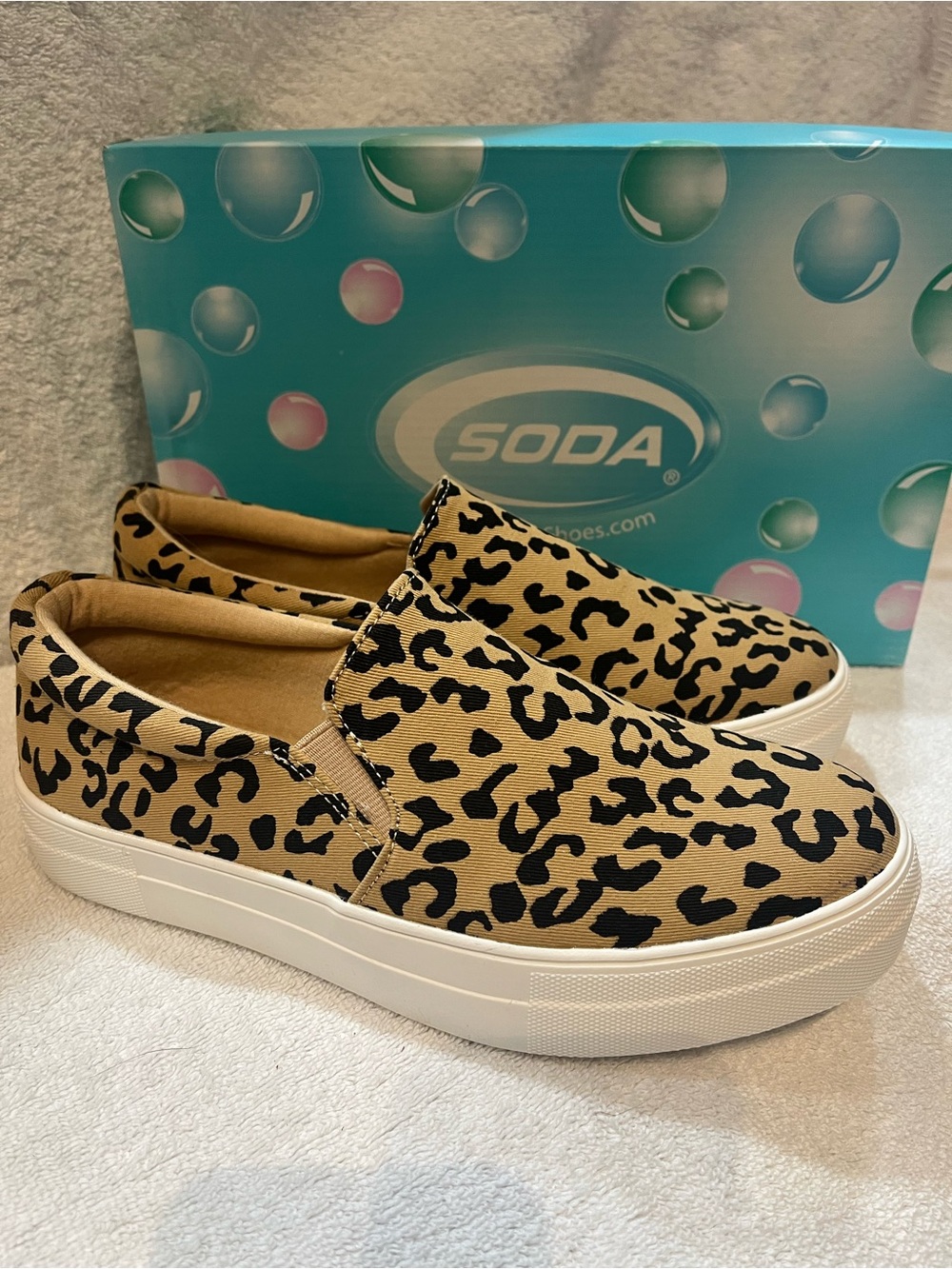 Soda sneakers - Leopard Print (Bobcat tan) Never Worn - size 8.5